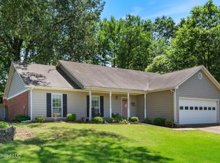 453 Cherry Tree Ln, Southaven, MS 38671