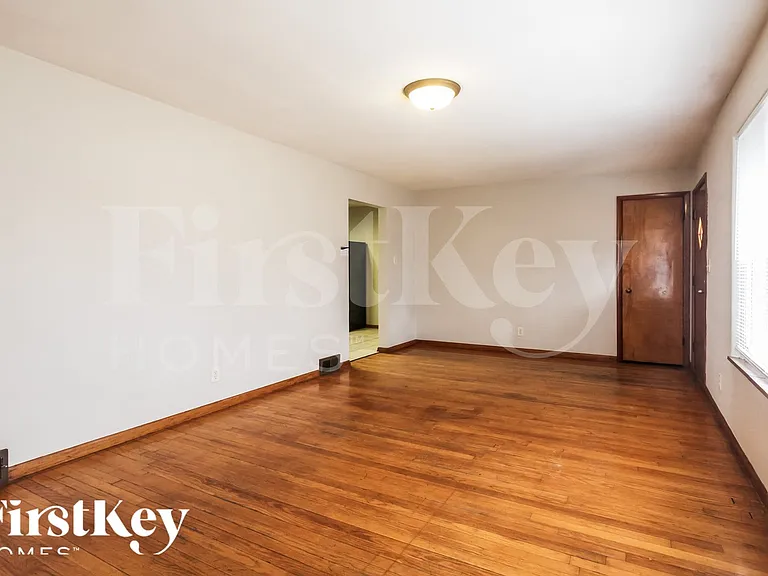 1317 N Hathaway Dr — Photo 3