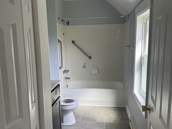 3rd image of 605 Pine Rd #605
