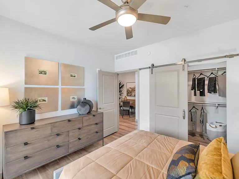 Weylyn Luxury Apartments — Photo 37