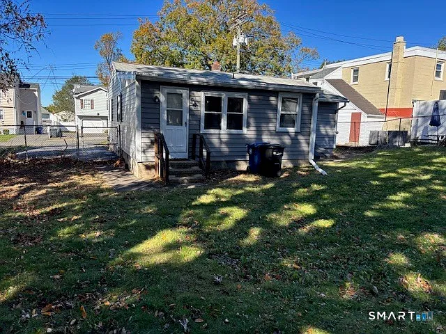 3 bed, 1.0 bath, 1536 sqft, $2,900 — Photo 4