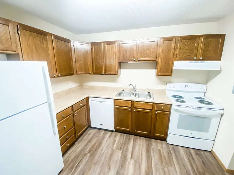 Heritage Apartments — Photo 12