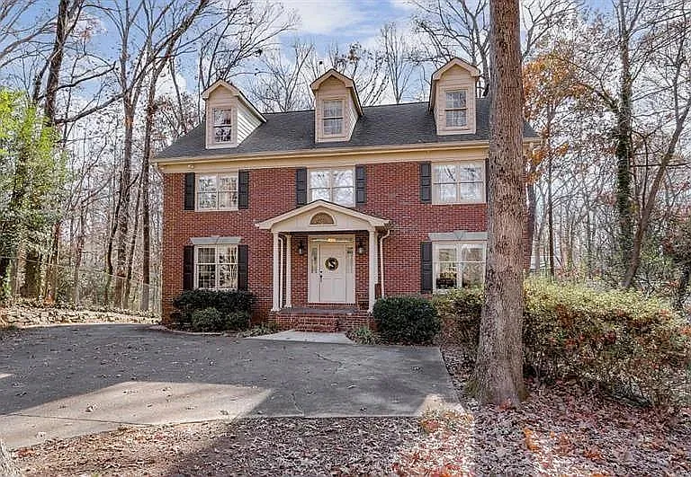 555 Greenland Rd — Photo 44