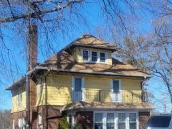 1084 Queen Anne Rd, Teaneck, NJ 07666