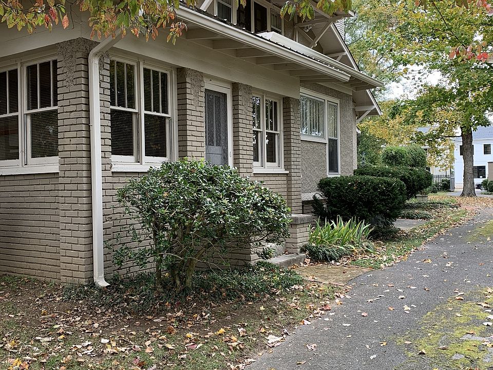 2nd image of 807 Barrow Ct