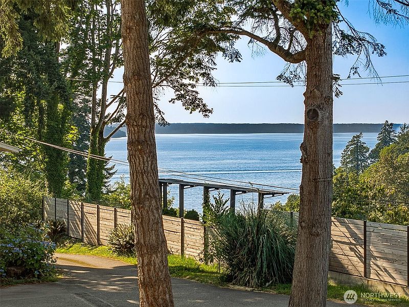 3rd image of 25657 Marine View Drive S