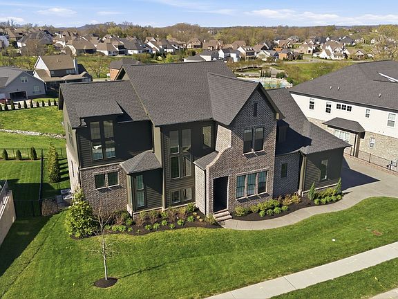 3rd image of 1008 Lawson Ln