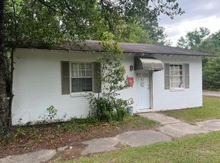 147 E Plum Ln, Jesup, GA 31546