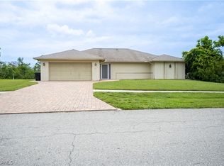 4210 Glasgow Ct, North Fort Myers, FL 33903