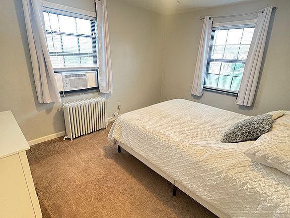 4th image of 532 Wiltshire Blvd APT C