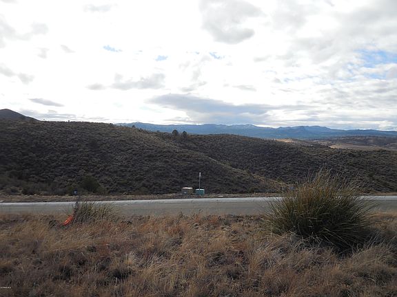 3rd image of 1067 Dry Gulch Dr