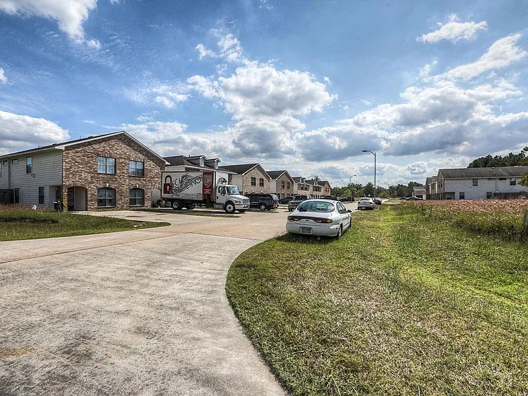 10610 Pine Landing Dr #B — Photo 26