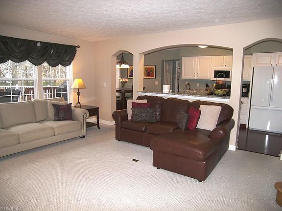 5th image of 7800 Benton Ln