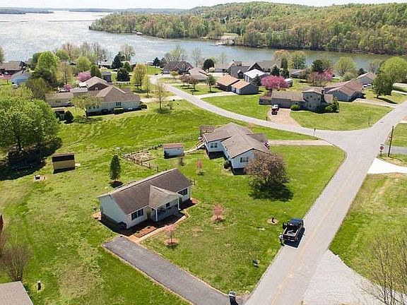 2nd image of 117 Lake Scene Dr