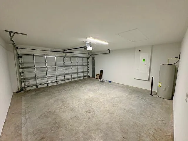 202 SW Aldoro Pl — Photo 24