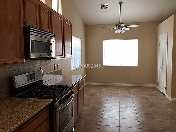 3rd image of 2506 Lava Rock Ave