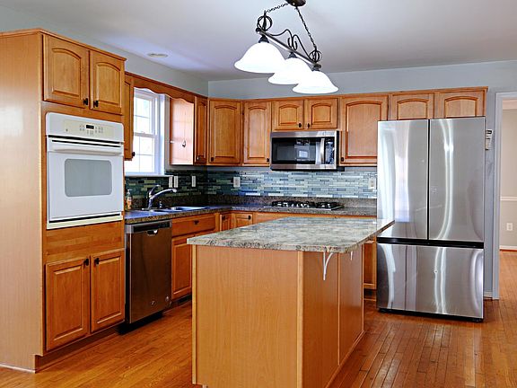 3rd image of 20708 Tenby Dr