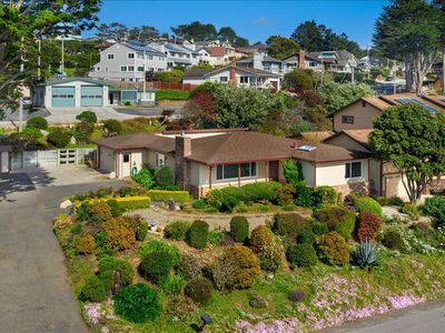2021 Carlos St, Moss Beach, CA, 94038