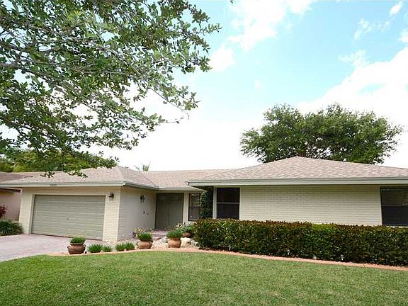 3rd image of 11265 NW 45th St