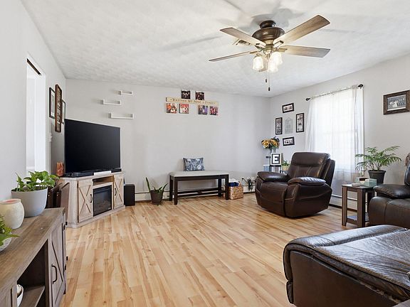 4th image of 2874 Sunset Dr