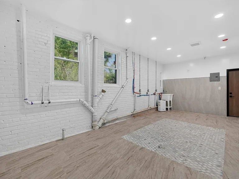 1140 Ashland St #1 — Photo 25