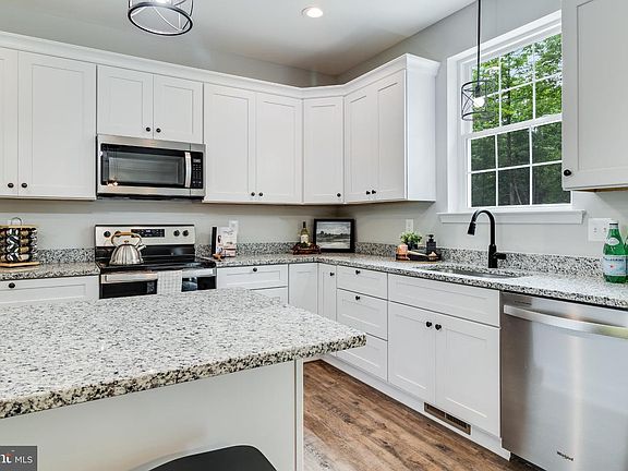 3rd image of 14777 Woodville Rd