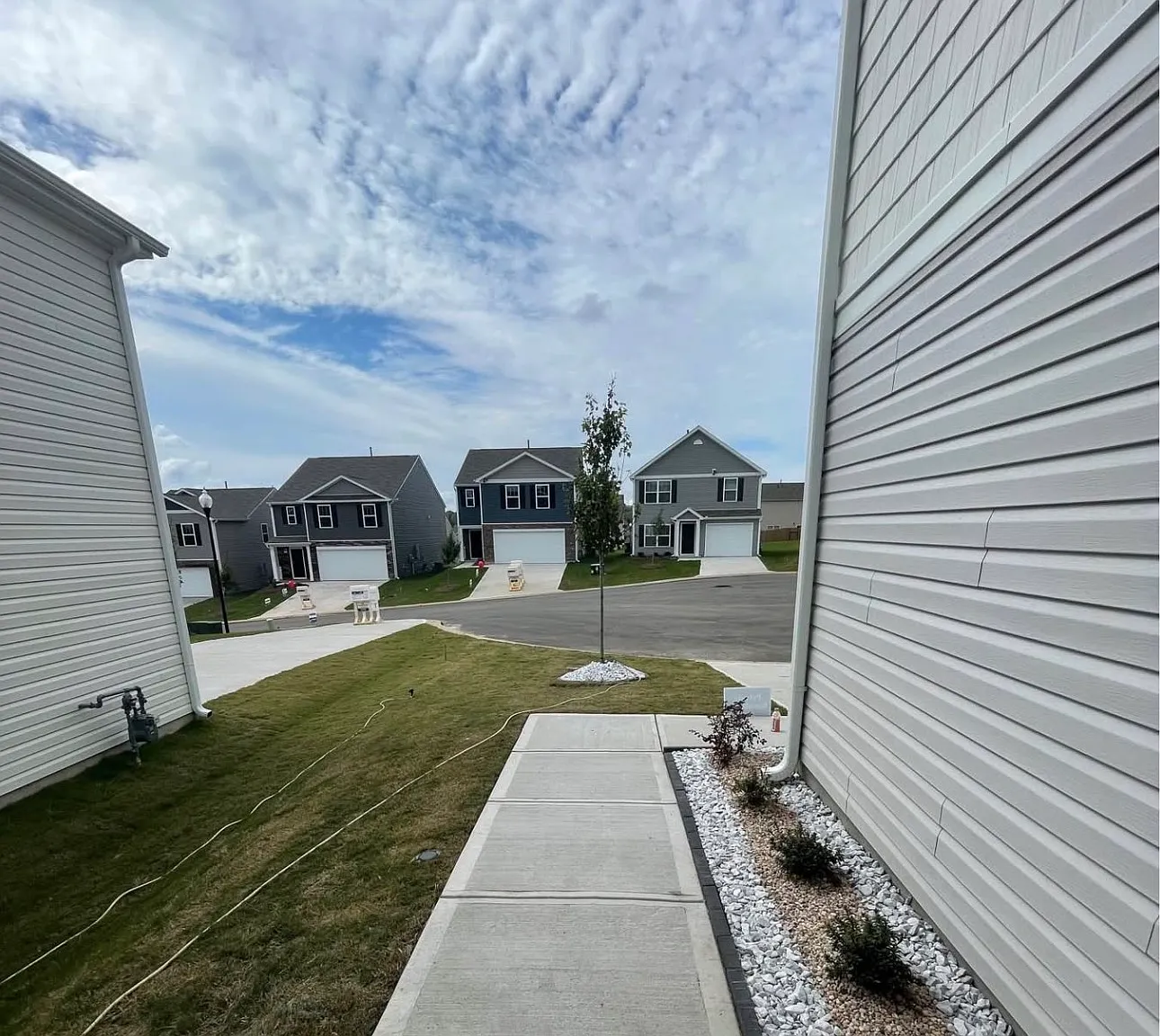 4 bed, 2174 sqft, $2,495 — Photo 3