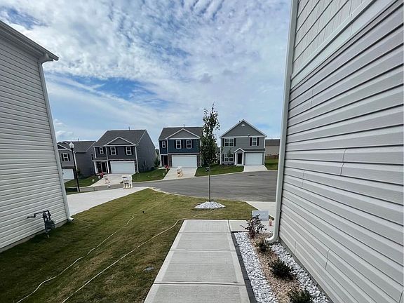 3rd image of 103 Mable Leaf Ln