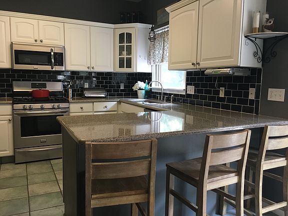 2nd image of 7870 Chablis Dr NW