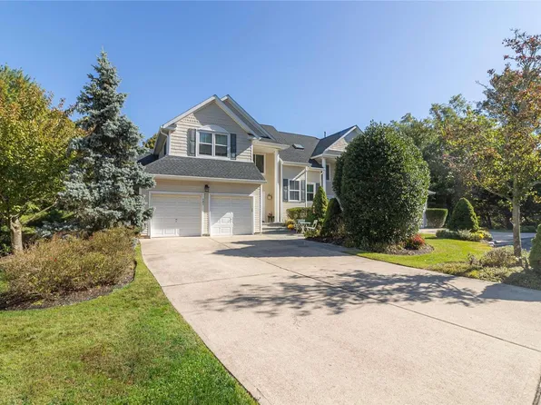 30 Vantage Court #30, Port Jefferson, NY 11777