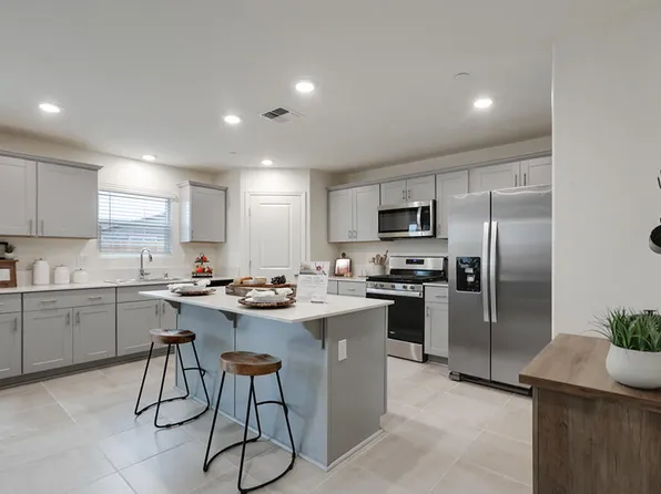 1031 Ironhorse Street #3, Tulare, CA 93274