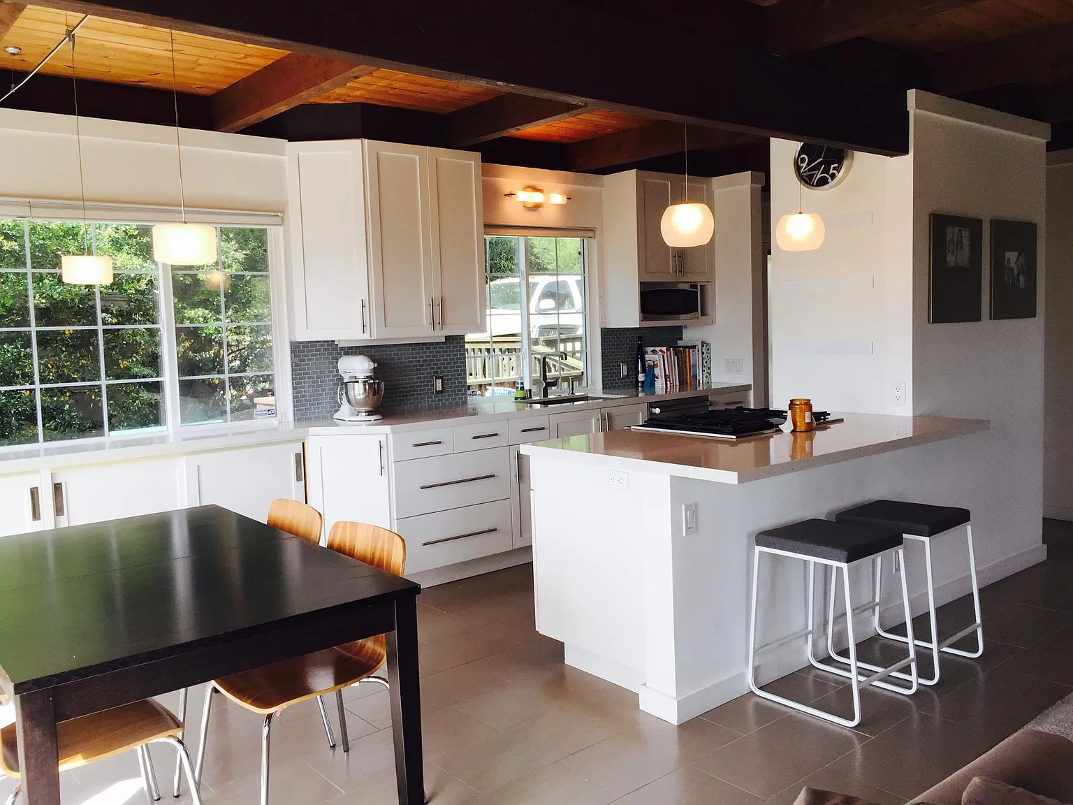 3 bed, 1800 sqft, $5,900 — Photo 4