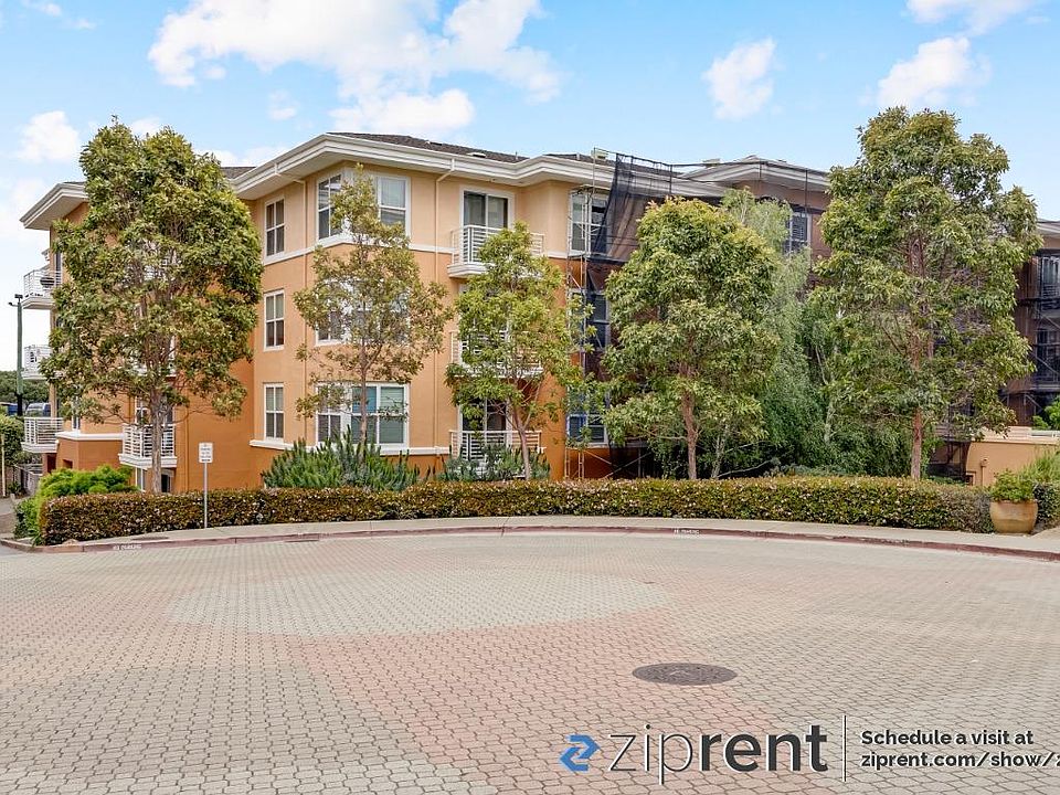 1st image of 301 Crescent Ct APT 3304