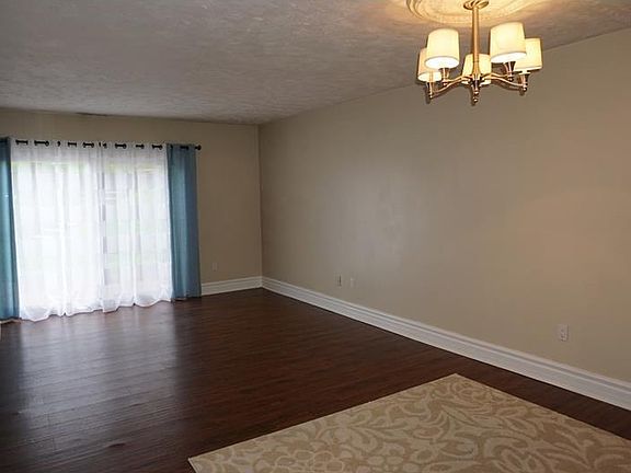 3rd image of 334 College Park Dr