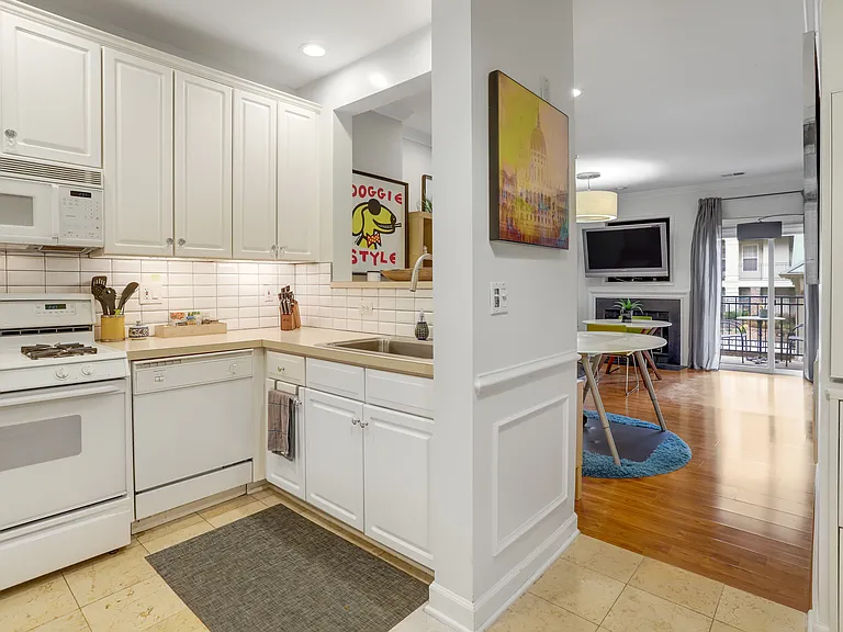 1320 N Wayne St — Photo 11