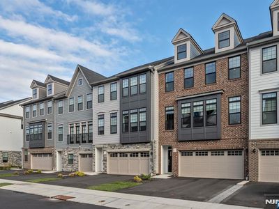 3 Cinnamon Dr, Upper Saddle River, NJ, 07458