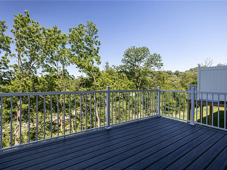 413 Walnut Ct — Photo 17