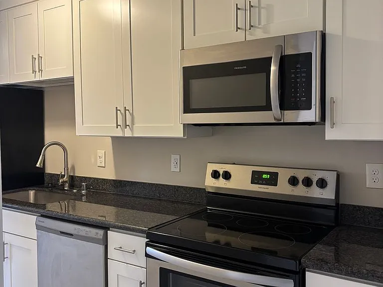 Jennifer Ryan Apartments — Photo 14