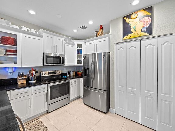 5th image of 325 NE 34th Street