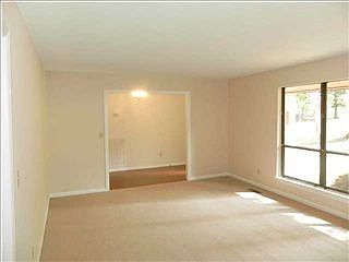 4th image of 940 Wyndsor Dr