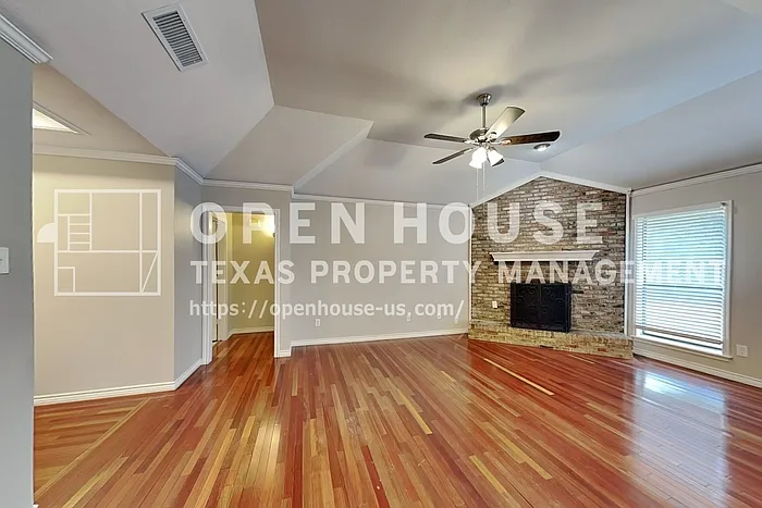 3 bed, 2.0 bath, 1605 sqft, $2,525 — Photo 4