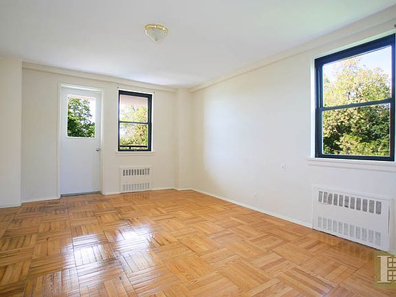 3rd image of 735 Kappock St APT 8A