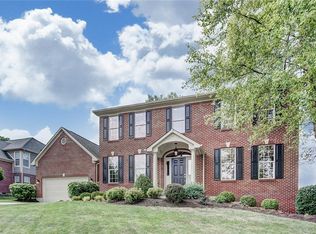 181 Diamond Dr, Centerville, OH 45458