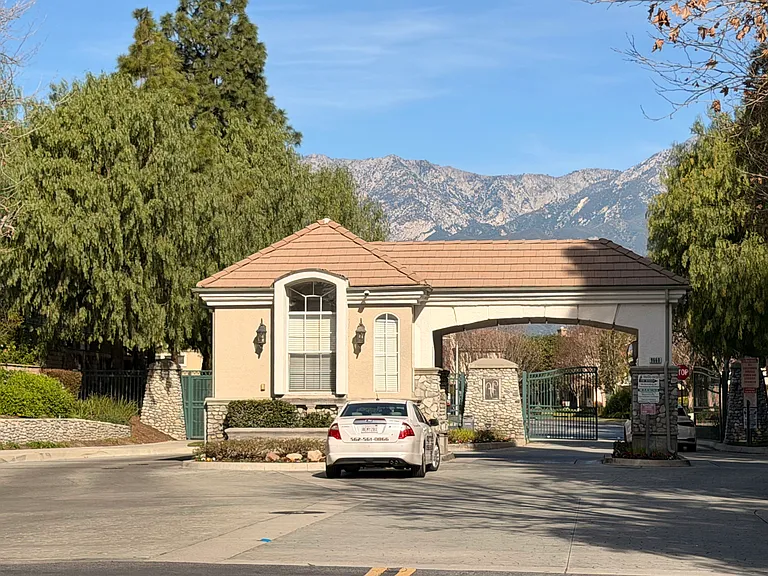 9489 Cedar Glen Ct — Photo 46