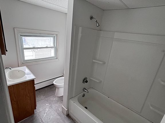 3rd image of 500 Sunbury St #1