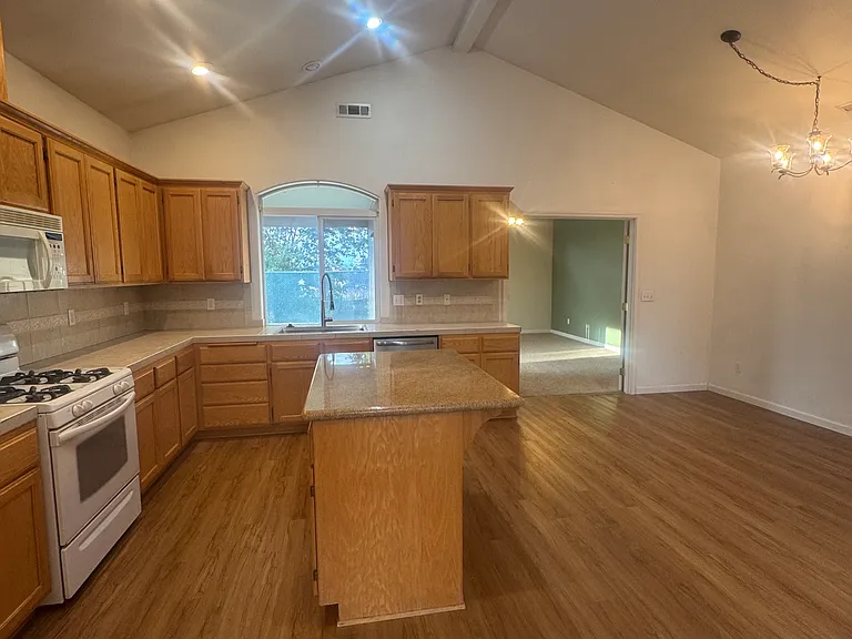 2609 Rabun Way — Photo 10
