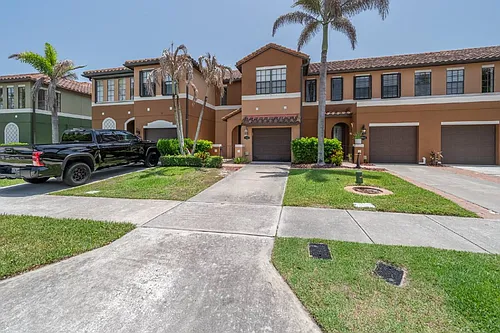 733 Ventura Dr Photo 1