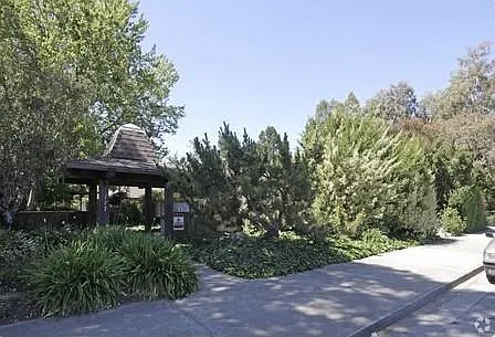 777 Nash Rd — Photo 2