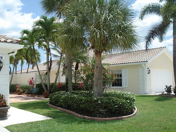 4th image of 8337 SE Paurotis Ln