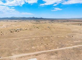 3383 W Limestone Dr, Paulden, AZ 86334